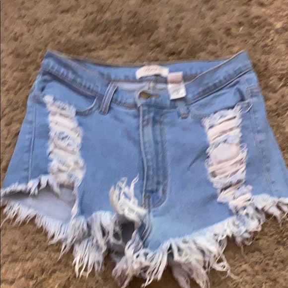 Shorts - Picture 4 of 6